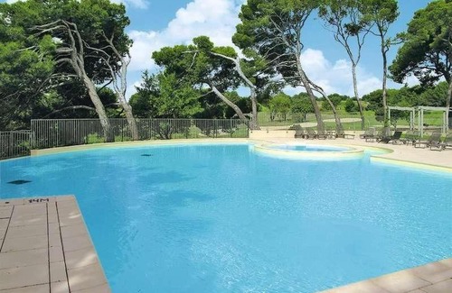 Saumane-de-Vaucluse Apartment | La pinede du Golf