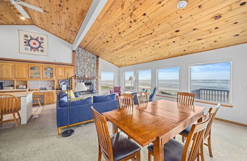 Tierra Del Mar House | la Playa Luna #175 - Family sized home on the beachfront in Tierra Del Mar
