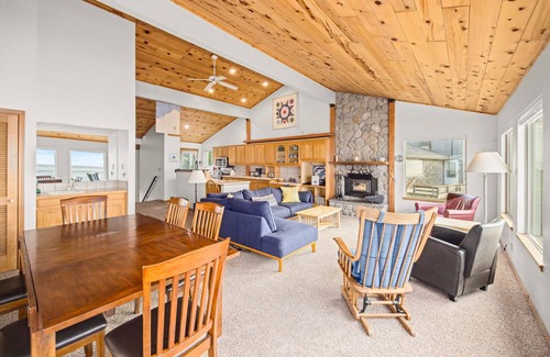 Tierra Del Mar House | la Playa Luna #175 - Family sized home on the beachfront in Tierra Del Mar