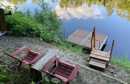 Labelle House | La Porte de la Rouge- CITQ 295114 Straight on Red River close to Tremblant!