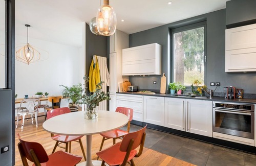 Champagne-au-Mont-d'Or Villa | La Poste - Vintage style refurbished house