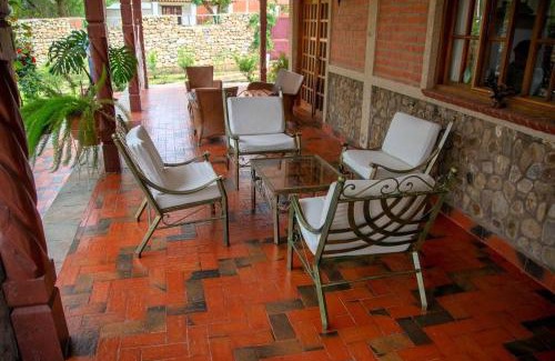 Tarija House | La Pradera, Casa de Campo Privada, 2-14 Personas - Cambio Oficial