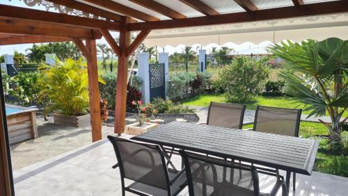 Saint-Francois House | La Promenade des Colibris 1