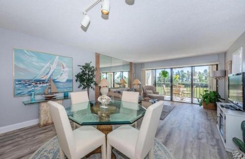 Isla del Sol House | La Puerta Bright and Sunny Golf Course Villa