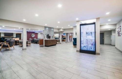 Lupton City Hotel | La Quinta by Wyndham Chattanooga North - Hixson