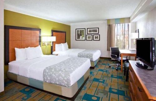 Stafford Hotel | La Quinta by Wyndham Houston Stafford Sugarland