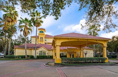 Memorial Hotel | La Quinta by Wyndham Houston West Park 10