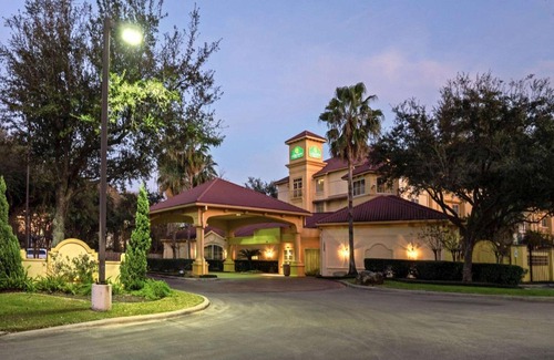 Memorial Hotel | La Quinta by Wyndham Houston West Park 10