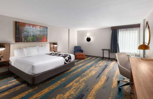 Knoxville Hotel | La Quinta by Wyndham Knoxville Central Papermill