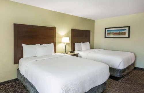 Paradise Hotel | La Quinta by Wyndham Las Vegas Airport South