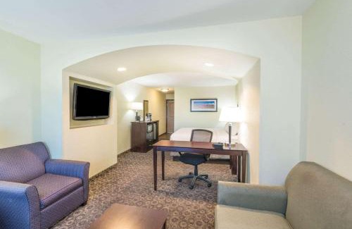 Paradise Hotel | La Quinta by Wyndham Las Vegas Airport South