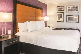 Airport North Hotel | La Quinta by Wyndham Orlando Airport North