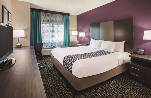 Indianapolis Hotel | La Quinta Inn by Wyndham Indianapolis North at Pyramids