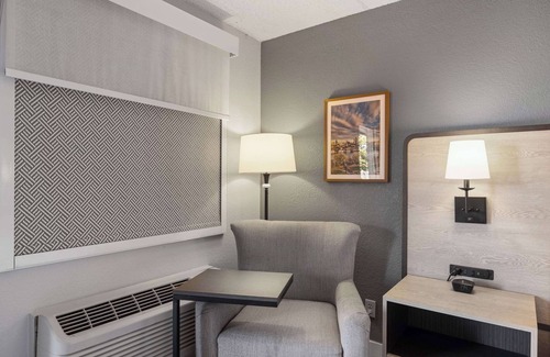 Stockton Hotel | La Quinta Inn by Wyndham Stockton