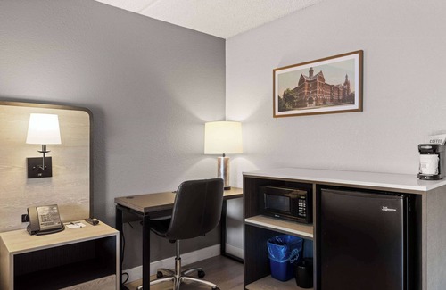 Stockton Hotel | La Quinta Inn by Wyndham Stockton