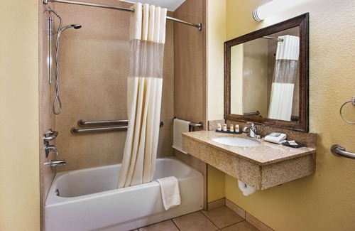 Northeast Heights Hotel | La Quinta Inn & Suites by Wyndham Albuquerque Midtown