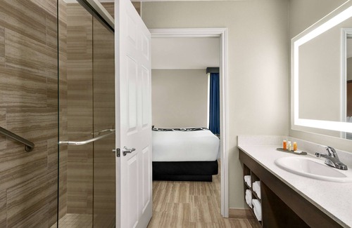 Brownsville Hotel | La Quinta Inn & Suites by Wyndham Brownsville North