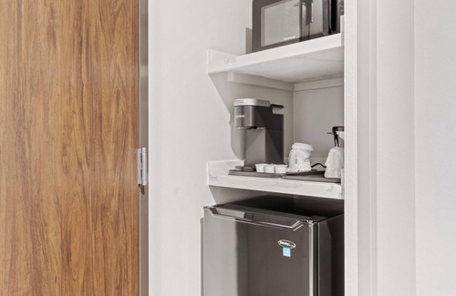La Habra Hotel | La Quinta Inn & Suites by Wyndham La Habra