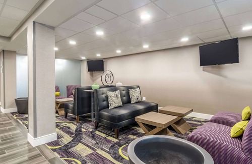 Myrtle Beach Hotel | La Quinta Inn & Suites by Wyndham Myrtle Beach - N Kings Hwy