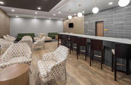 Maryvale Hotel | La Quinta Inn & Suites by Wyndham Phoenix West Glendale