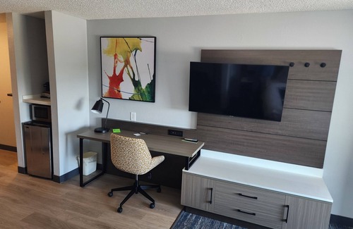Warner Robins Hotel | La Quinta Inn & Suites by Wyndham Warner Robins - Robins AFB