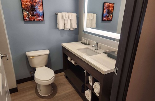 Warner Robins Hotel | La Quinta Inn & Suites by Wyndham Warner Robins - Robins AFB