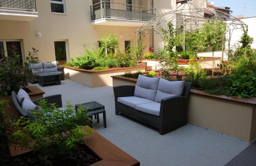 Republique Apartment | La Résidence Therm’Appart