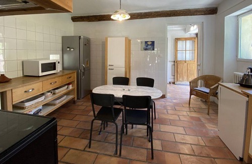 Fontaine-de-Vaucluse House | La Remembranco - 2 bedroom house with terrace