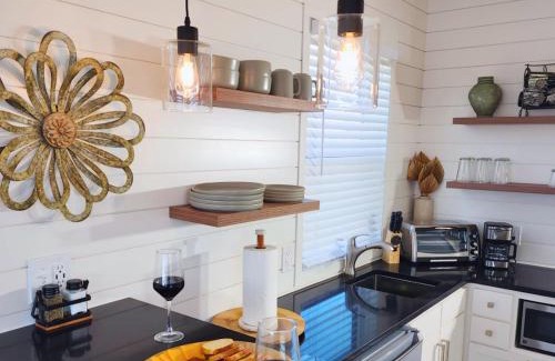 Fredericksburg Resort | La Rioja Station Patio 1br Wine Escape