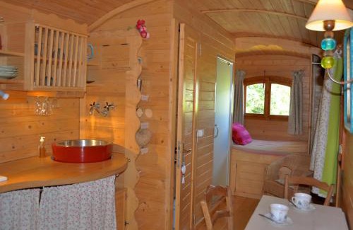 Mazan House | La roulotte Chic et Boheme