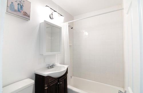 Westlake Hotel | LA Royal Viking Apartments