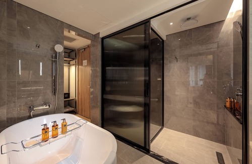 Hoan Kiem Hotel | La Siesta Premium Lakeside