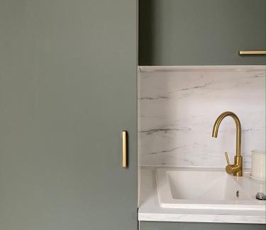 Bagneres-de-Bigorre Apartment | La Suite Dandy - Beau T2 -Terrasse, Parking gratuit, Climatisation