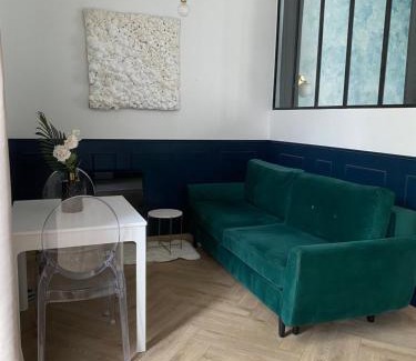 Bagneres-de-Bigorre Apartment | La Suite Dandy - Beau T2 -Terrasse, Parking gratuit, Climatisation