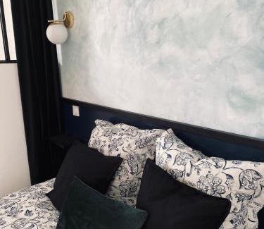 Bagneres-de-Bigorre Apartment | La Suite Dandy - Beau T2 -Terrasse, Parking gratuit, Climatisation
