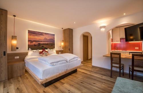 Santa Cristina Val Gardena Apartment | La Tambra - Residence - Central with Restaurant