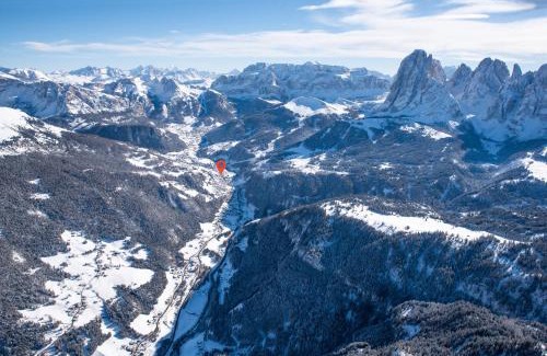 Santa Cristina Val Gardena Apartment | La Tambra - Residence - Central with Restaurant
