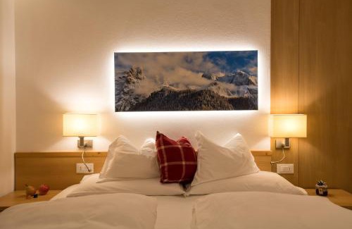 Santa Cristina Val Gardena Apartment | La Tambra - Residence - Central with Restaurant