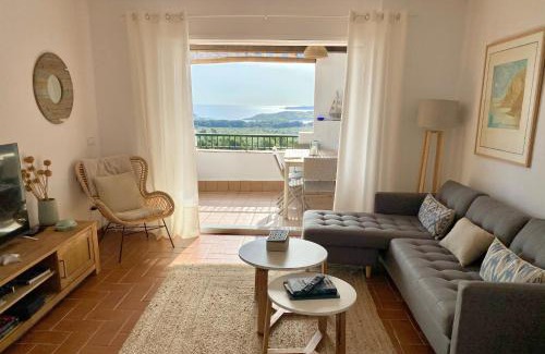 Coves Noves Apartment | La Terraza de la Sabina