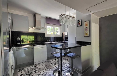 Saint-Esteve-Janson House | La Tissonnière a peaceful and intimate cottage with garden and spa