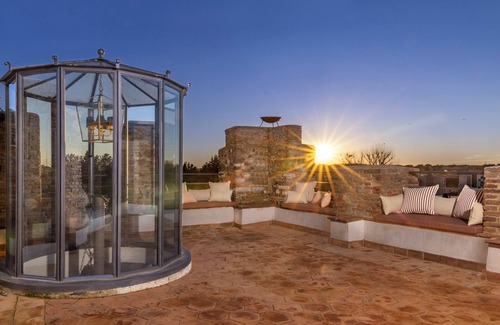 Vatican Apartment | LA TORRE DELLA LUNA with private pool overlooking St. Peter's