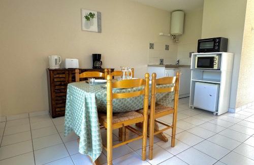 Meyras Apartment | La Vallée Appartement 35 - Thermes Neyras les Bains