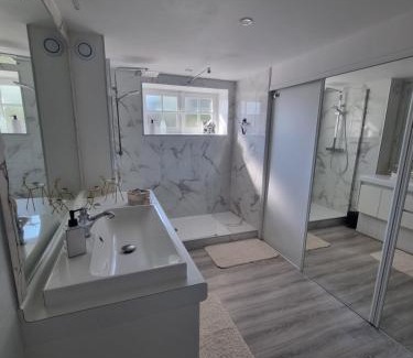 Malemort-sur-Correze House | La Villa Bellevue - 8 personnes avec piscine