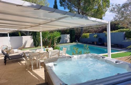 Sorgues House | la villa des amoureux spa