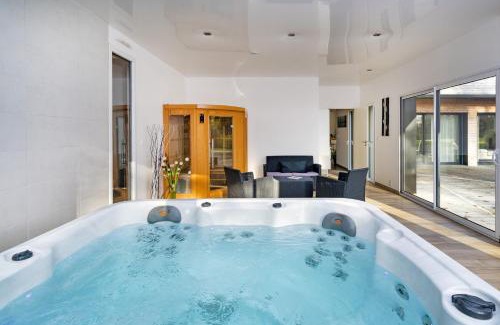 Sizun House | La Villa des Légendes piscine spa