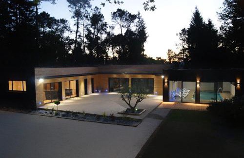 Sizun House | La Villa des Légendes piscine spa
