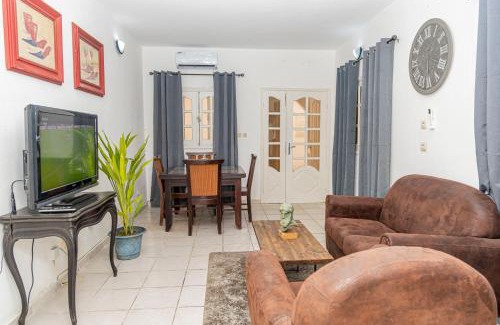 Lolo Bouenguidi House | La Villa des Pins - Appartement Alep
