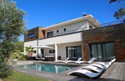 Cap d'Agde Villa | La Villa du Triangle