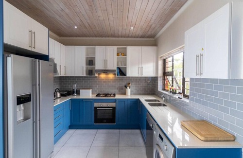 Kleinmond House | Lady Serenity | Hot tub | Ocean front