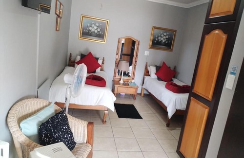 Paradise House | Lagoon Breeze Guest House